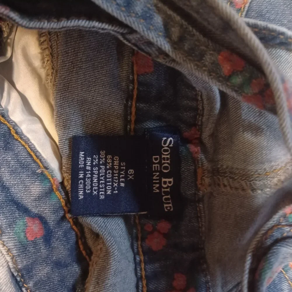 Soho Blue Denim Girl's Overall Cut-off Shorts 6X Blue Pink Flowers - Picture 2 of 4